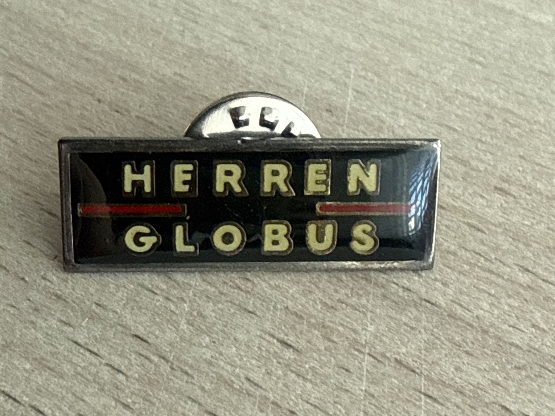 Placchette & Badge: Pin Herren Globus – Usato da Glattbrugg venduto da Schweigmatt