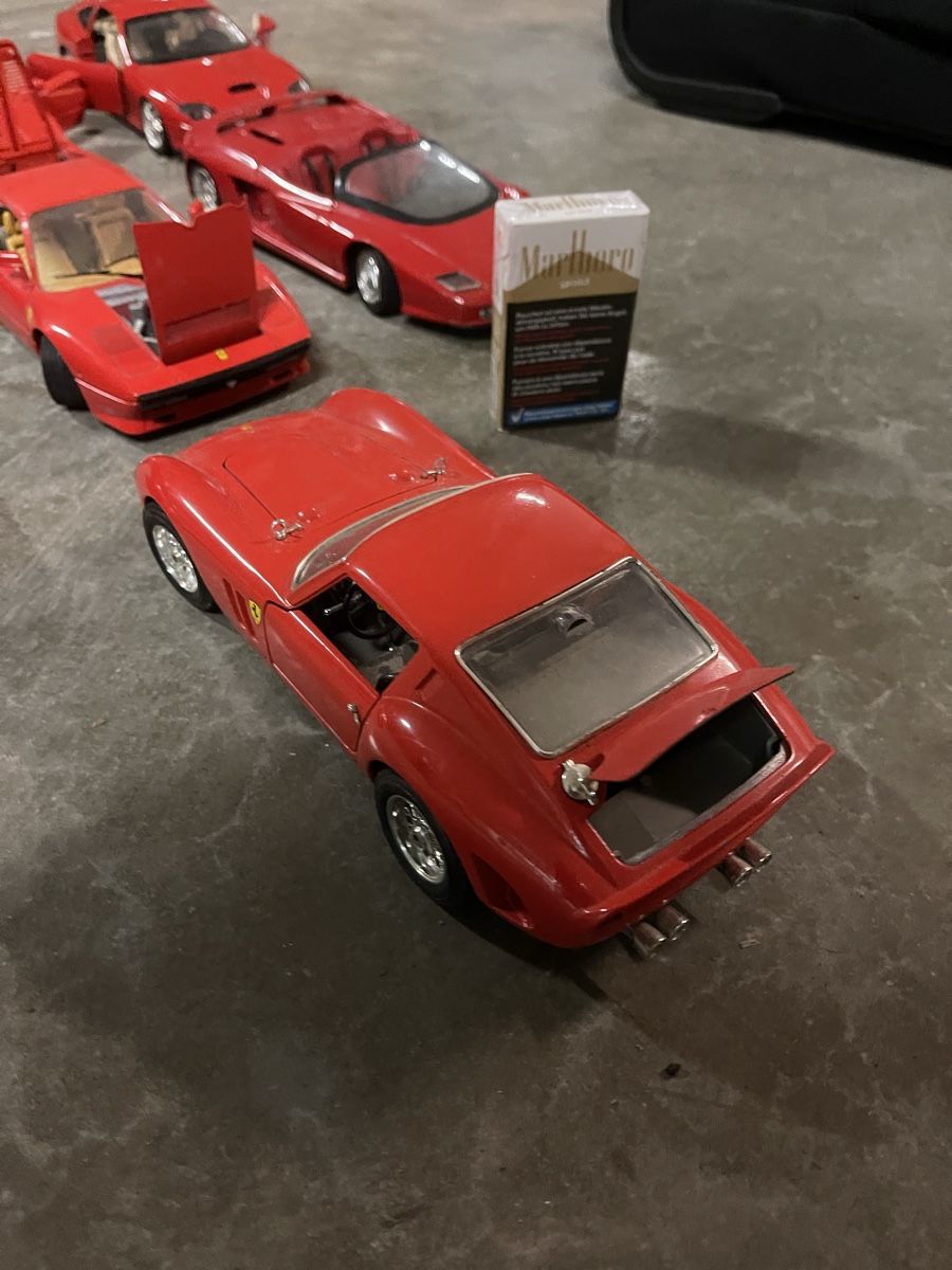 Ferrari Modellini d'auto: Ferrari Sammlung, versch. Modelle, , Rot – Usato da Zürich venduto da mah_zb5t 1