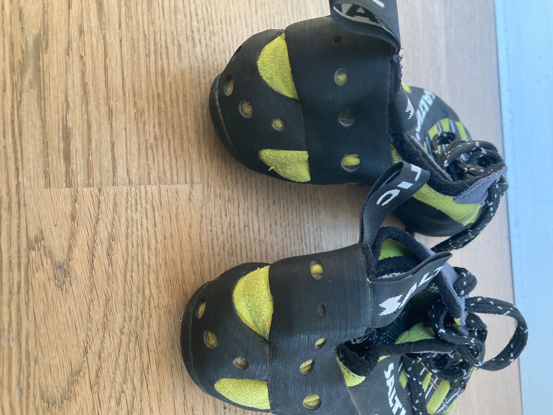 Schuhe für Jungen: Kletterschuh Saltic angenommene Grösse 35 – Gebraucht aus Köniz von Hollis01 1