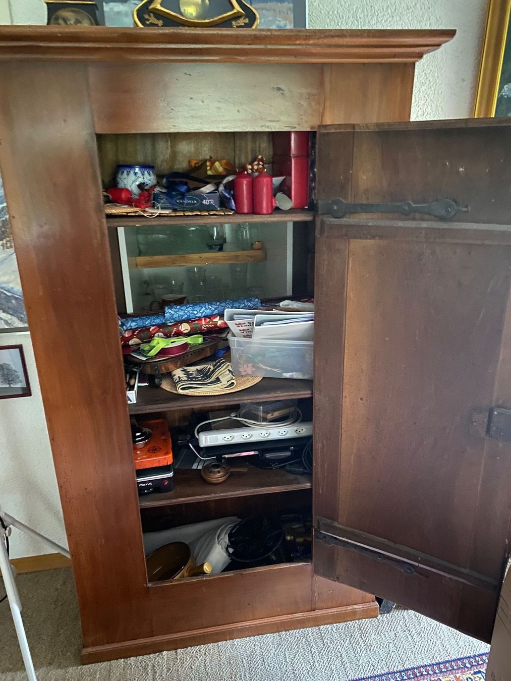 Armadi: Schrank aus dunklem Holz - antik – Usato da Muri b. Bern venduto da Chrigubern 1