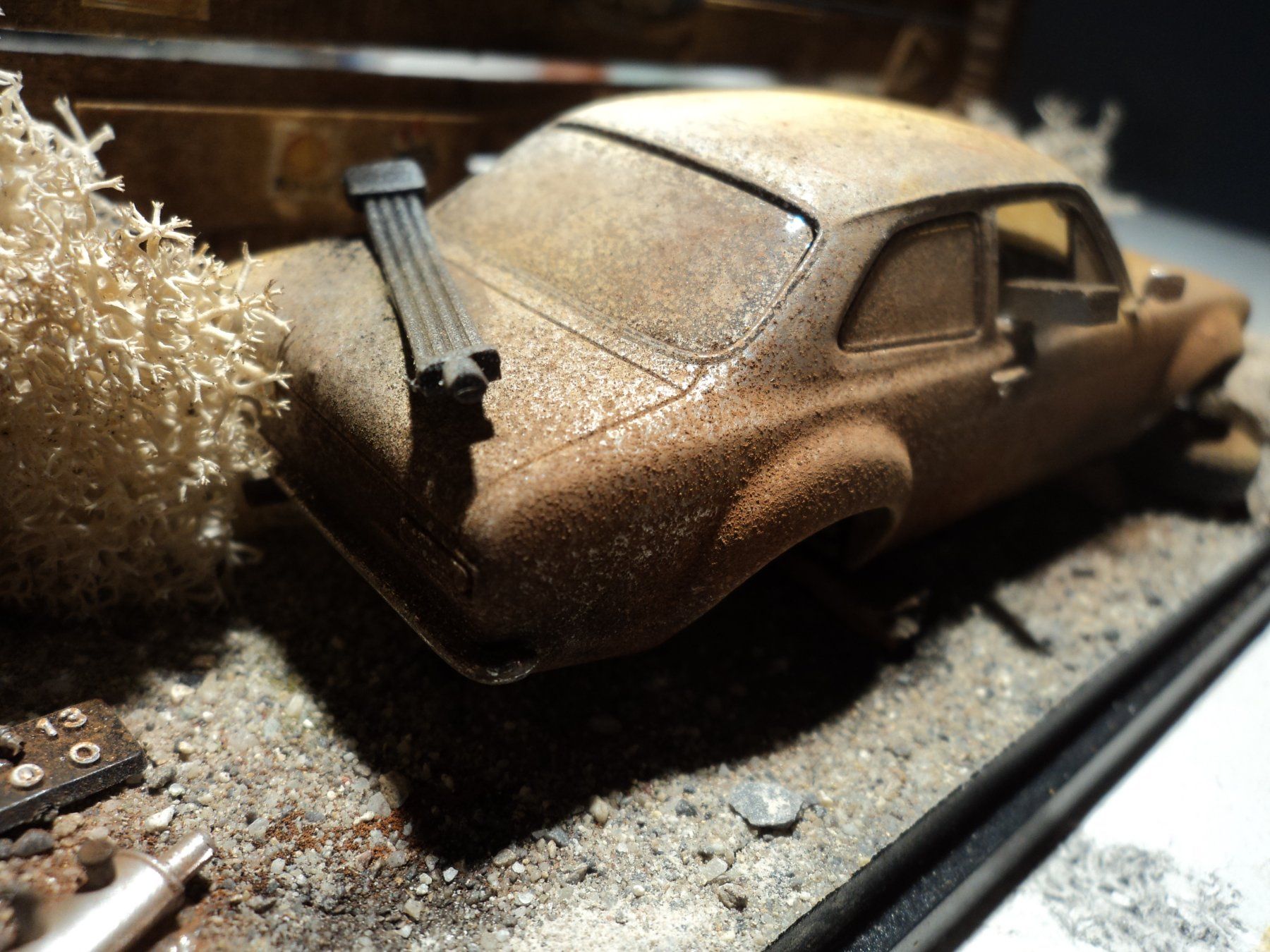 Ford Modellini d'auto: Ford Escort MK1 1/43 Diorama Hinterhof – Usato da Schwarzenburg venduto da modelCARama 6