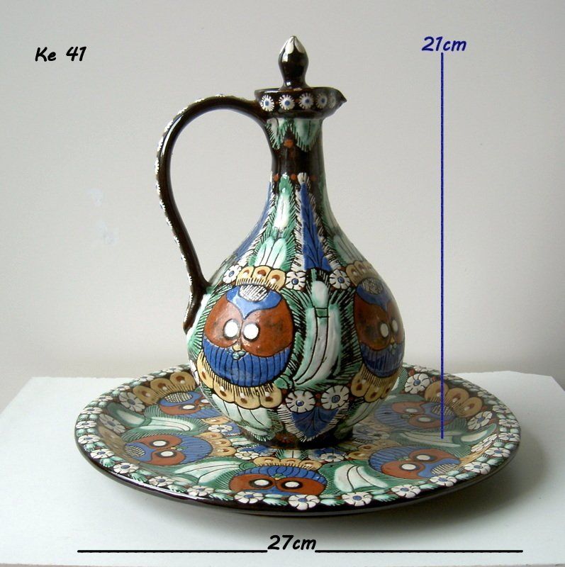 Carafes: Antiker Krug mit Platte – D'occasion à Brunnen par brocundfloh