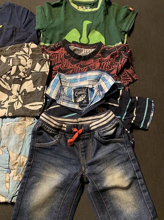 Camicie, T-shirt & Polo: Shirts 122/128 – Usato da Fahrni b. Thun venduto da bieberli 3