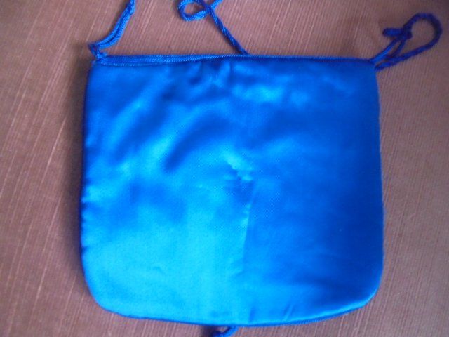 Borse da donna: Tasche blau zum Umhängen NEU – Usato da Hinwil venduto da Glasperlen 4