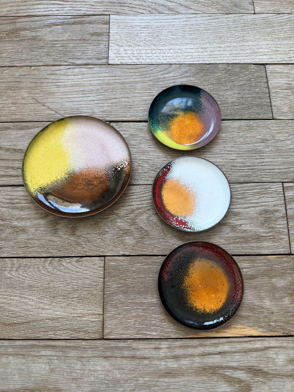 Sottobicchieri: Midcentury Coaster/Untersetzer, Kupfer emailliert – Usato da Luzern venduto da Mamutpe