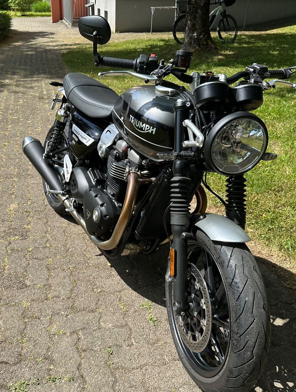 Triumph Strada: Triumph Speed Twinn 1200 – Usato da Mönchaltorf venduto da Trider