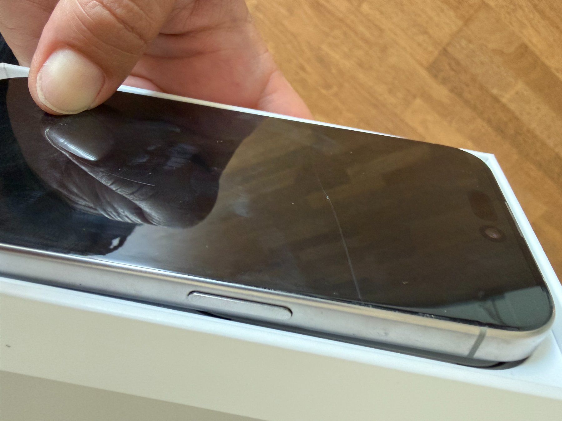 Apple Handys / Smartphones: Iphone 15pro 256 GB Gebraucht mit Sprung am Glas. – Gebraucht aus Lachen SZ von cacatuda 4