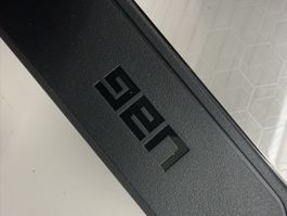 MacBook Pro 14” Schutzhülle transparent / schwarz