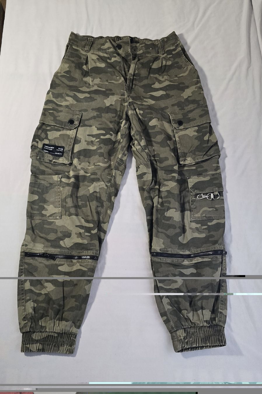 Pantalons: Cargohose Camouflage Muster  – D'occasion à Basel par gin_77cv