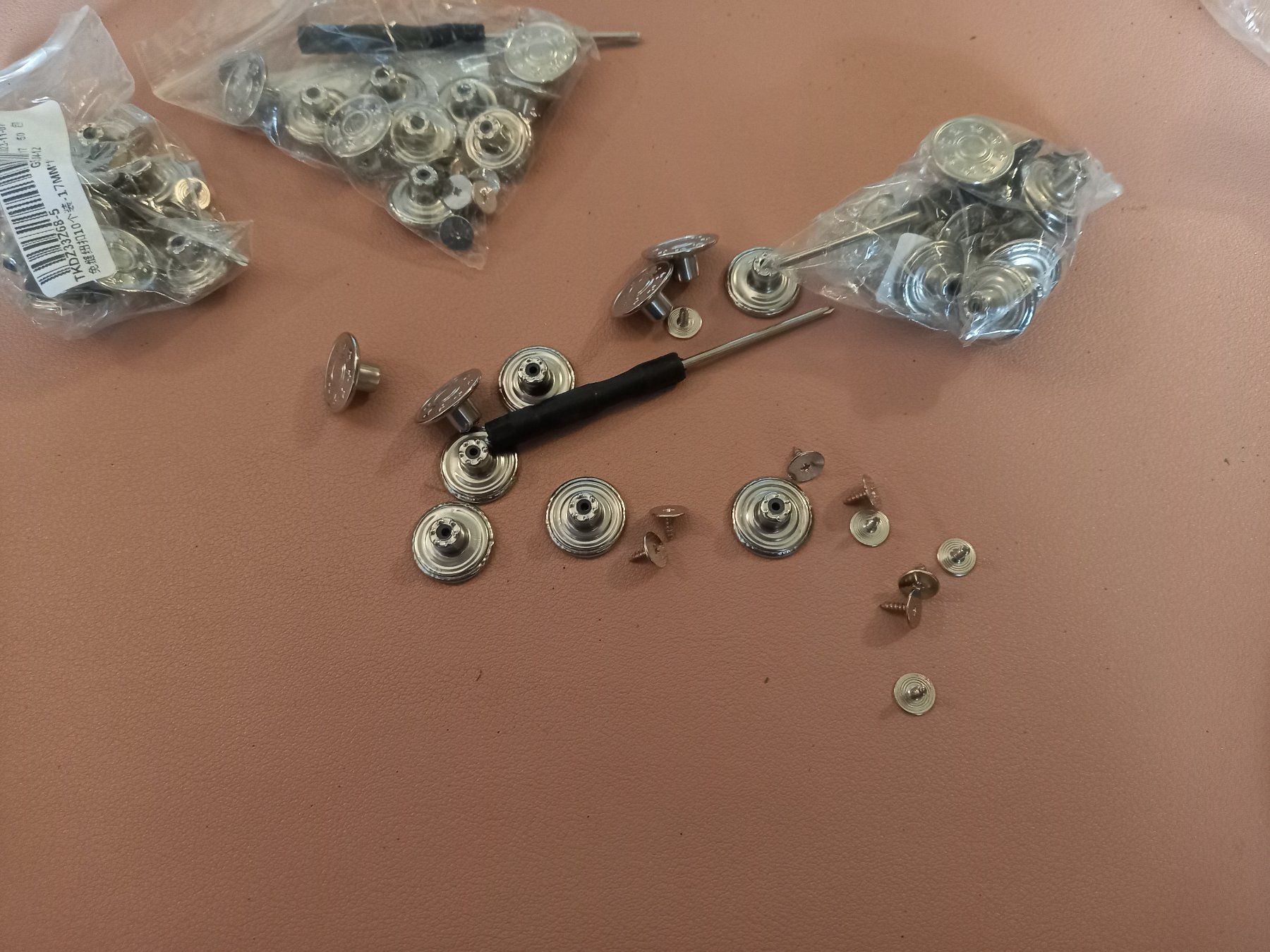 Knöpfe: 50x Nietenknöpfe aus Metall für Jeans - Bouton Rivet – Neu und originalverpackt aus Bussigny von NATURALO