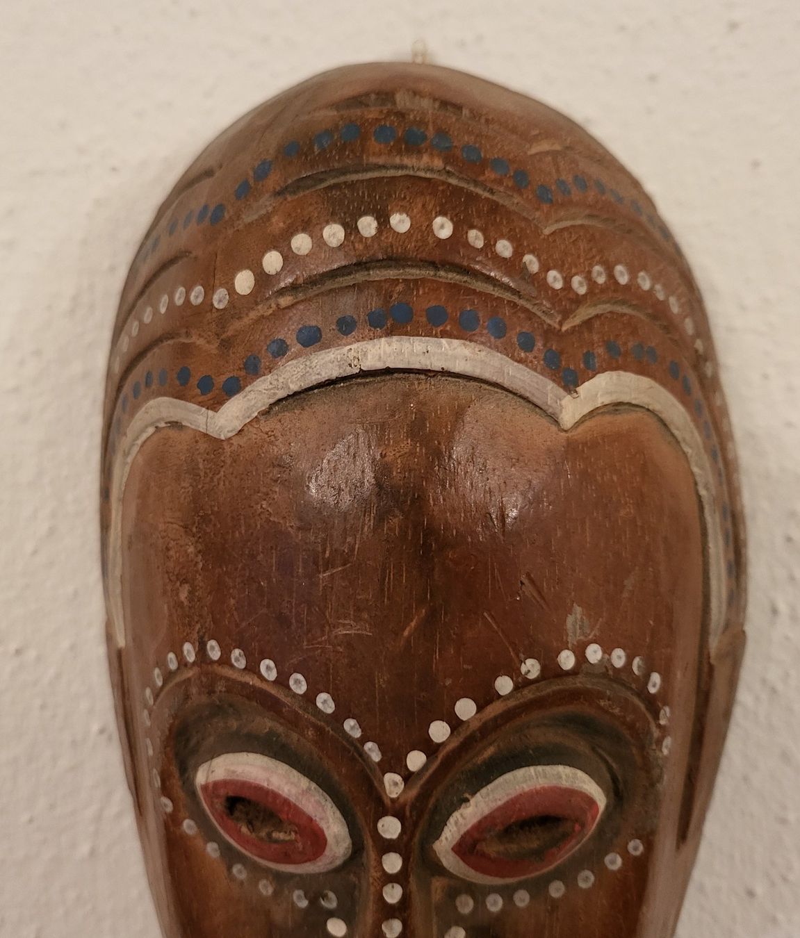Internationale Kunst: Holzmaske Afrika Tribal Kunst handgeschnitzt bemalt – Gebraucht aus Basel von sci_67ms 1