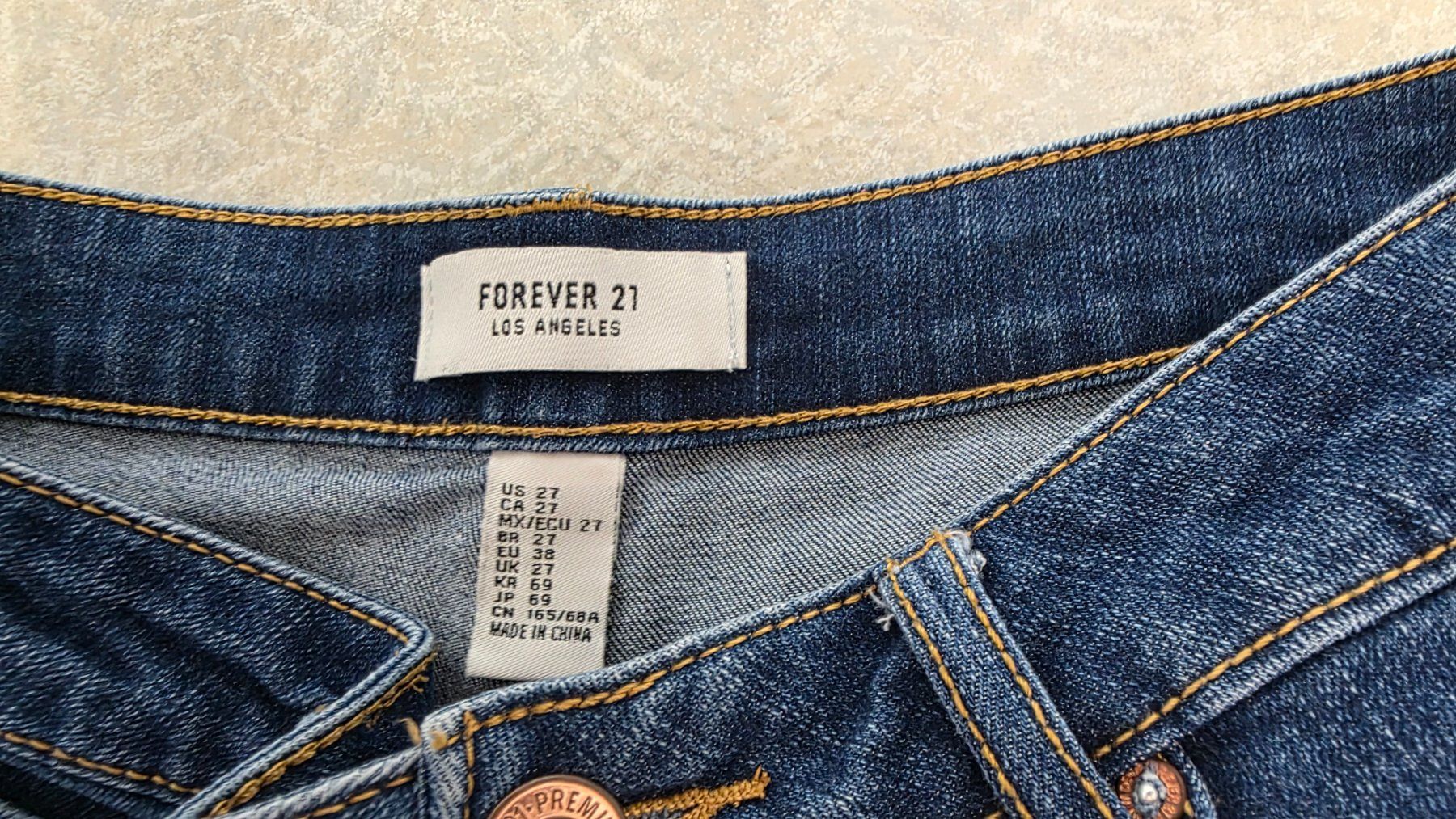 Jeans: Shorts – D'occasion à Dübendorf par Jolenia 2