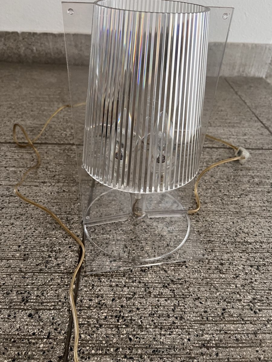 Kartell Lampes: Kartell Tischlampe TAKE – D'occasion à Zürich par 144happy