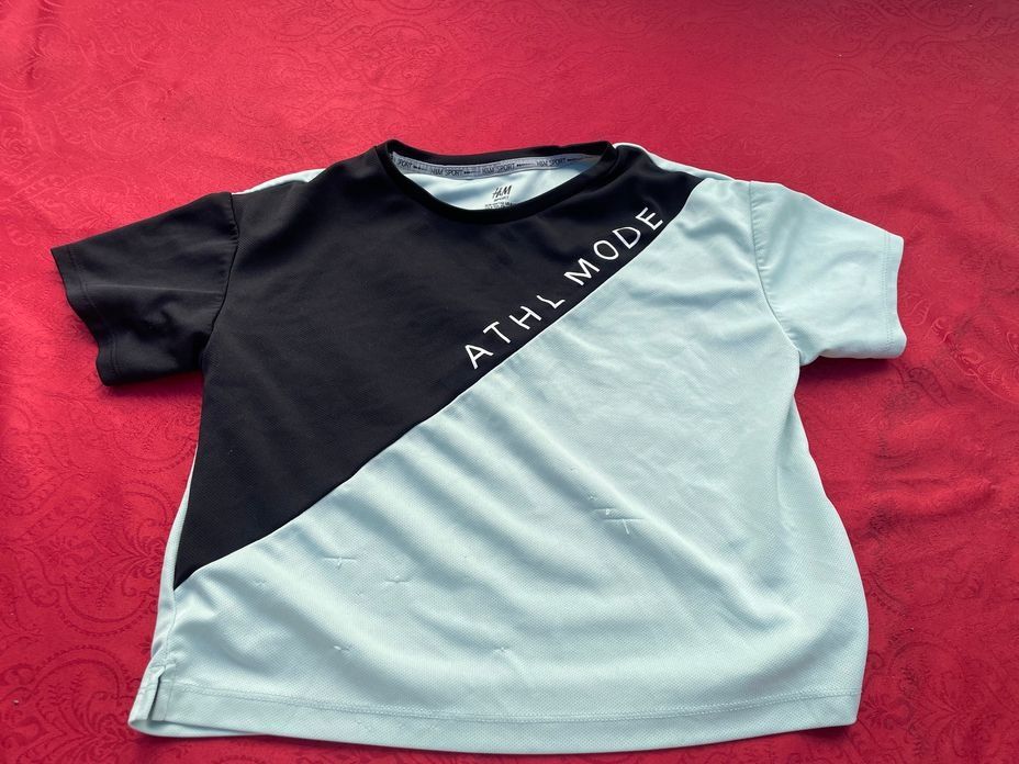 H&M Camicette, T-shirt & Top: Mädchen Turn T-Shirt Oberteil 134/140 Athl Mode – Usato da Bergdietikon venduto da antovale