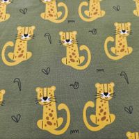 Jersey Leopard auf Wiese oliv