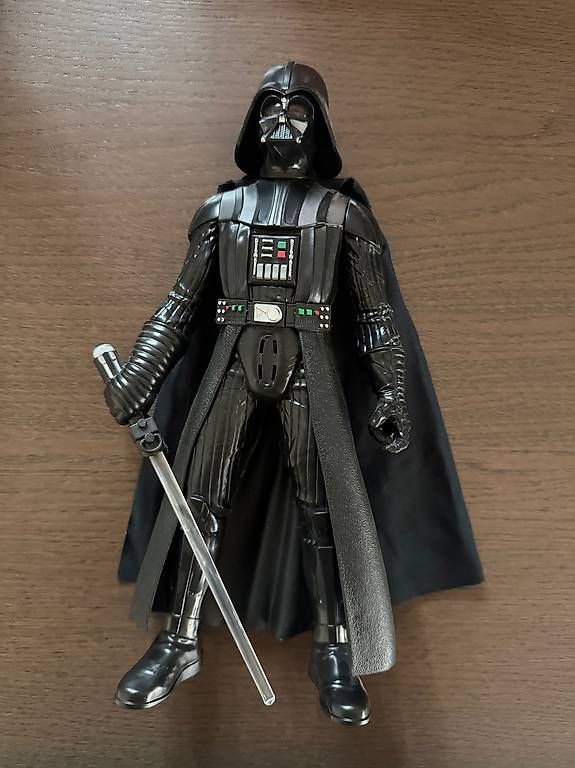 Star Wars Statuette: Hasbro Star Wars Darth Vader Figur – Nuovo (secondo la descrizione) da Diessbach b. Büren venduto da Mondprinzessin 2