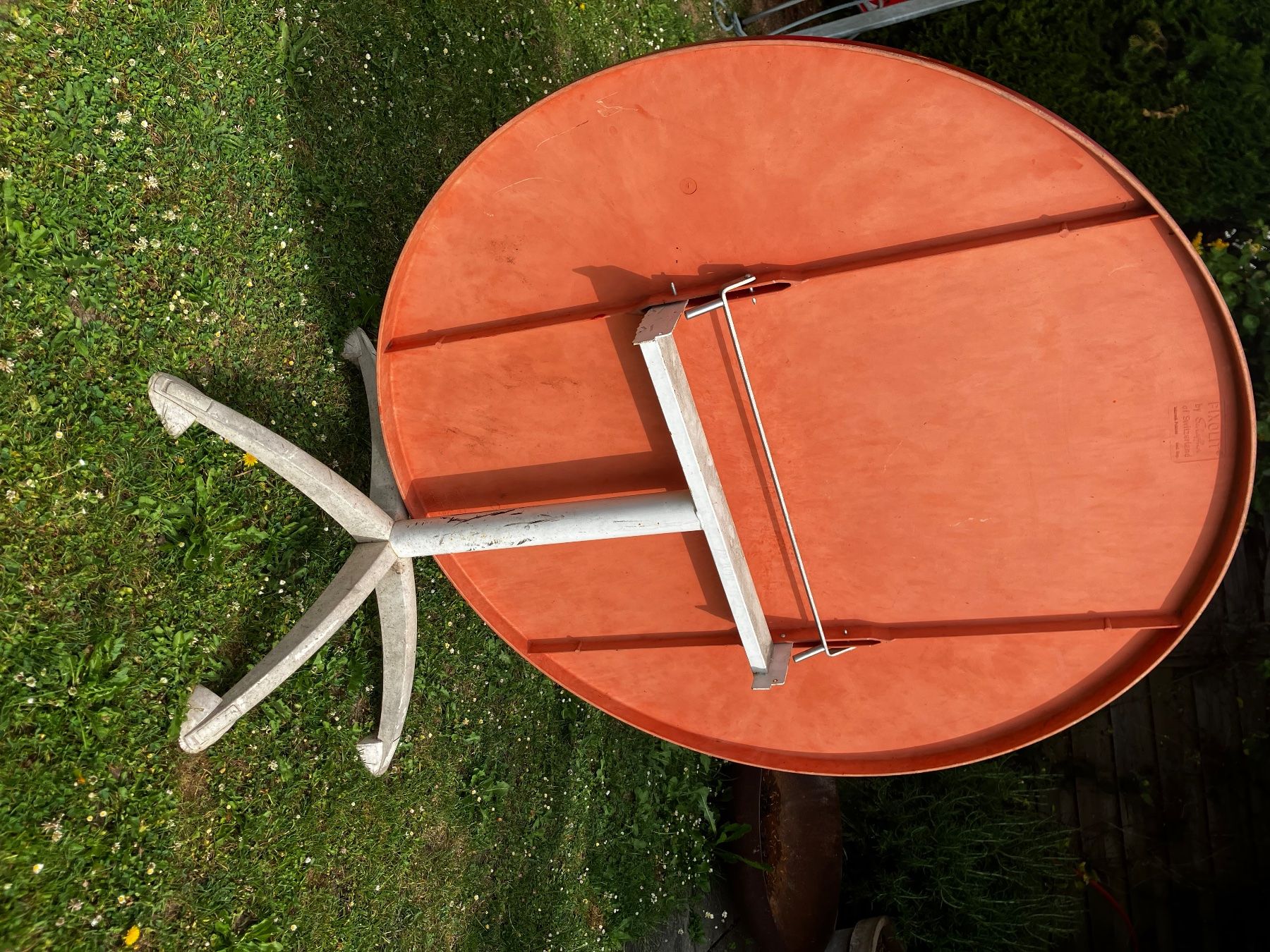 Schaffner Tavoli: Runder Gartentisch Schaffner – Usato da Winterthur venduto da anel44 3