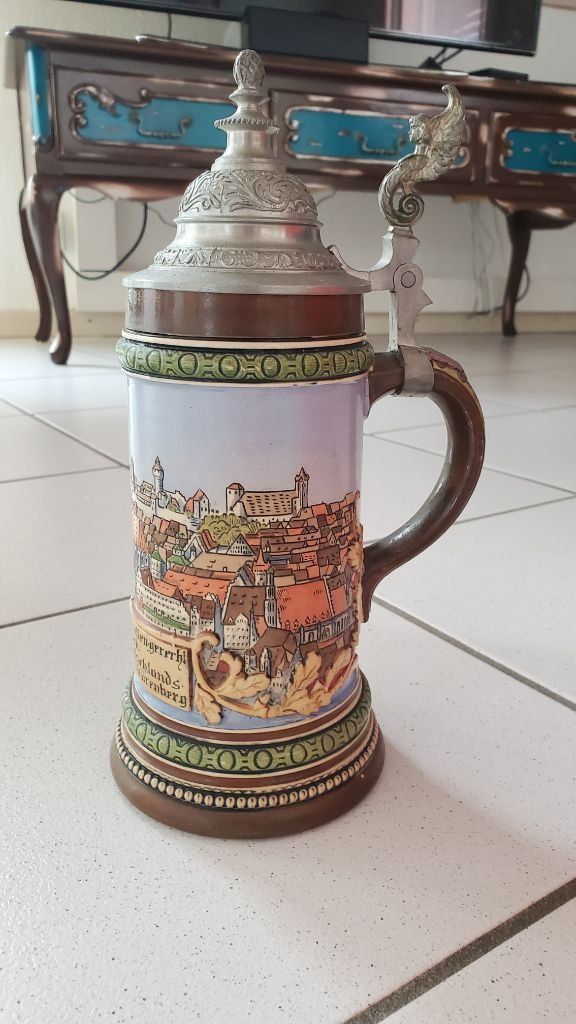 Tutte le decorazioni: Alter Bierkrug/Bierhumpe mit Deckel – Usato da Courtaman venduto da Silb 1