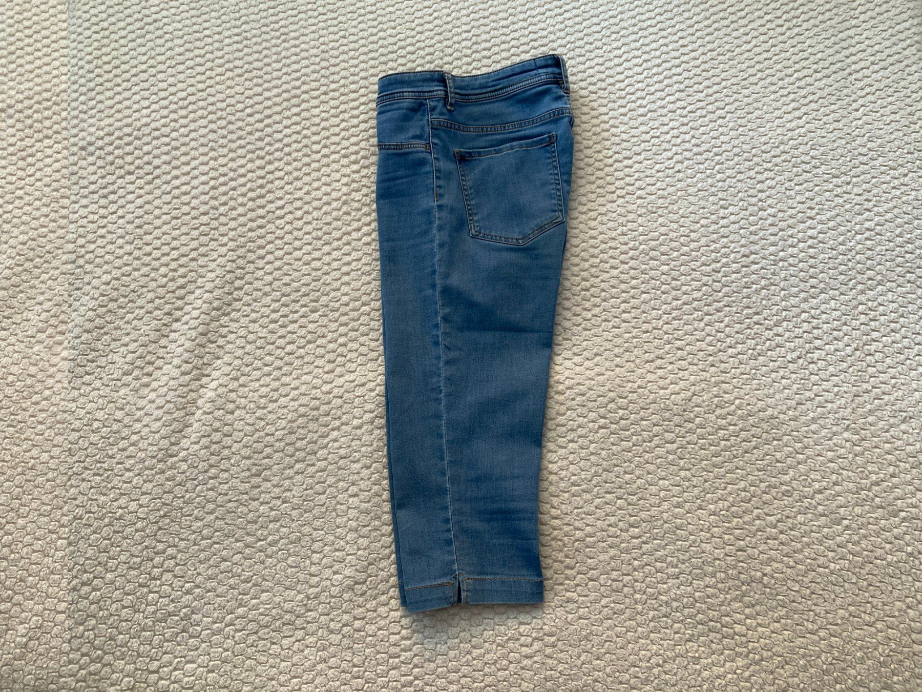 Mango Pantaloni: Mango Capri Jeans Denim Stretch, Gr. 36, hellblau,  Sommer – Usato da Küsnacht ZH venduto da PLZoll 3