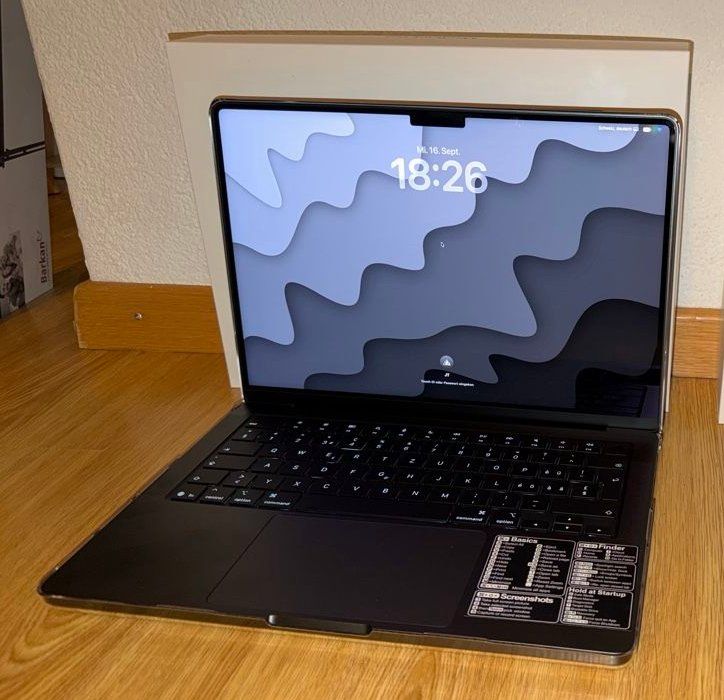 Apple Notebooks: Apple Macbook Pro 14" M5 – Neu (gemäss Beschreibung) aus Unterentfelden von KDFJT