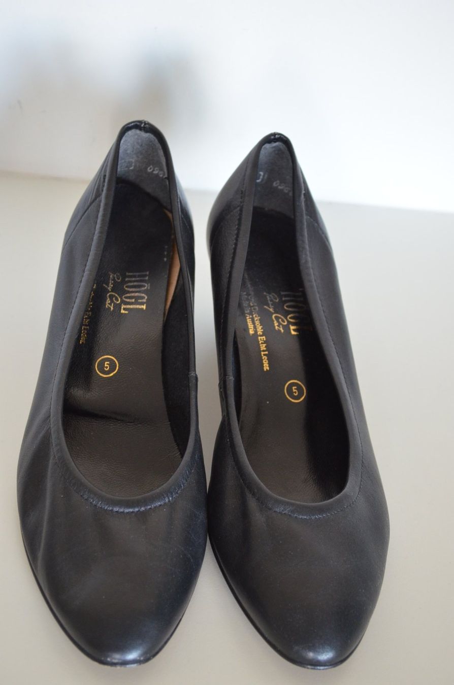Högl Damenschuhe: HÖGL Pumps – Gebraucht aus Locarno von DarjaRonco