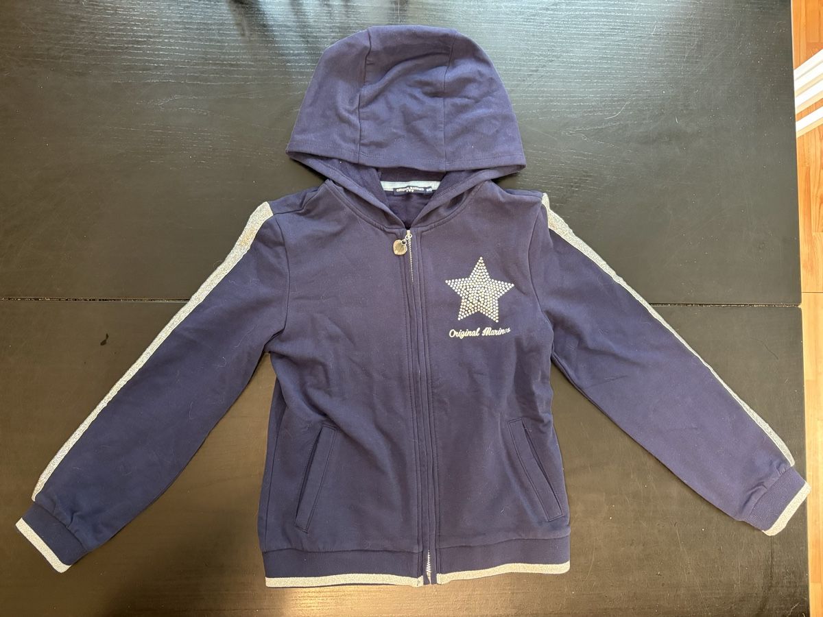 T-shirt: Sweatshirt for 7-8 years  – Usato da Biel/Bienne venduto da yuliyabiel