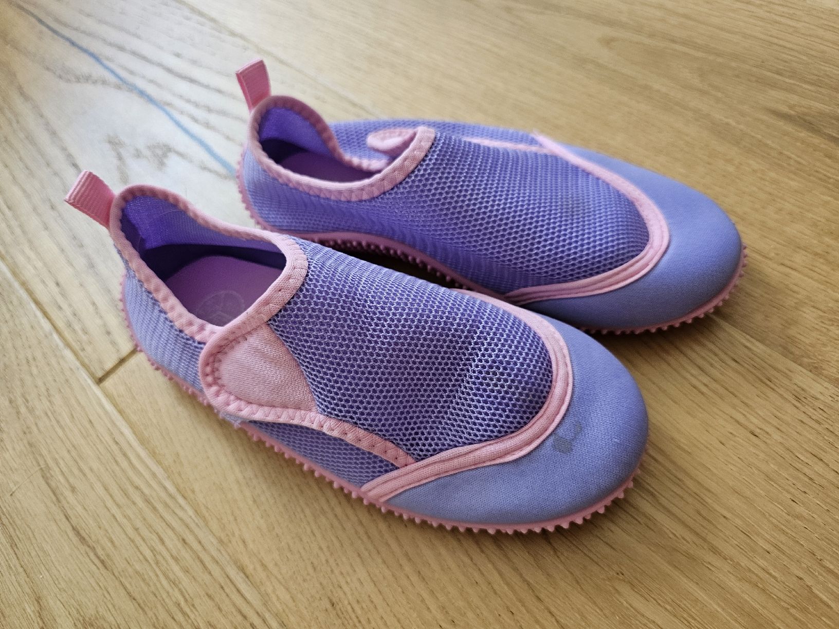 Scarpe per ragazze: Schwimmschuhe – Usato da Basel venduto da vel_w2tr