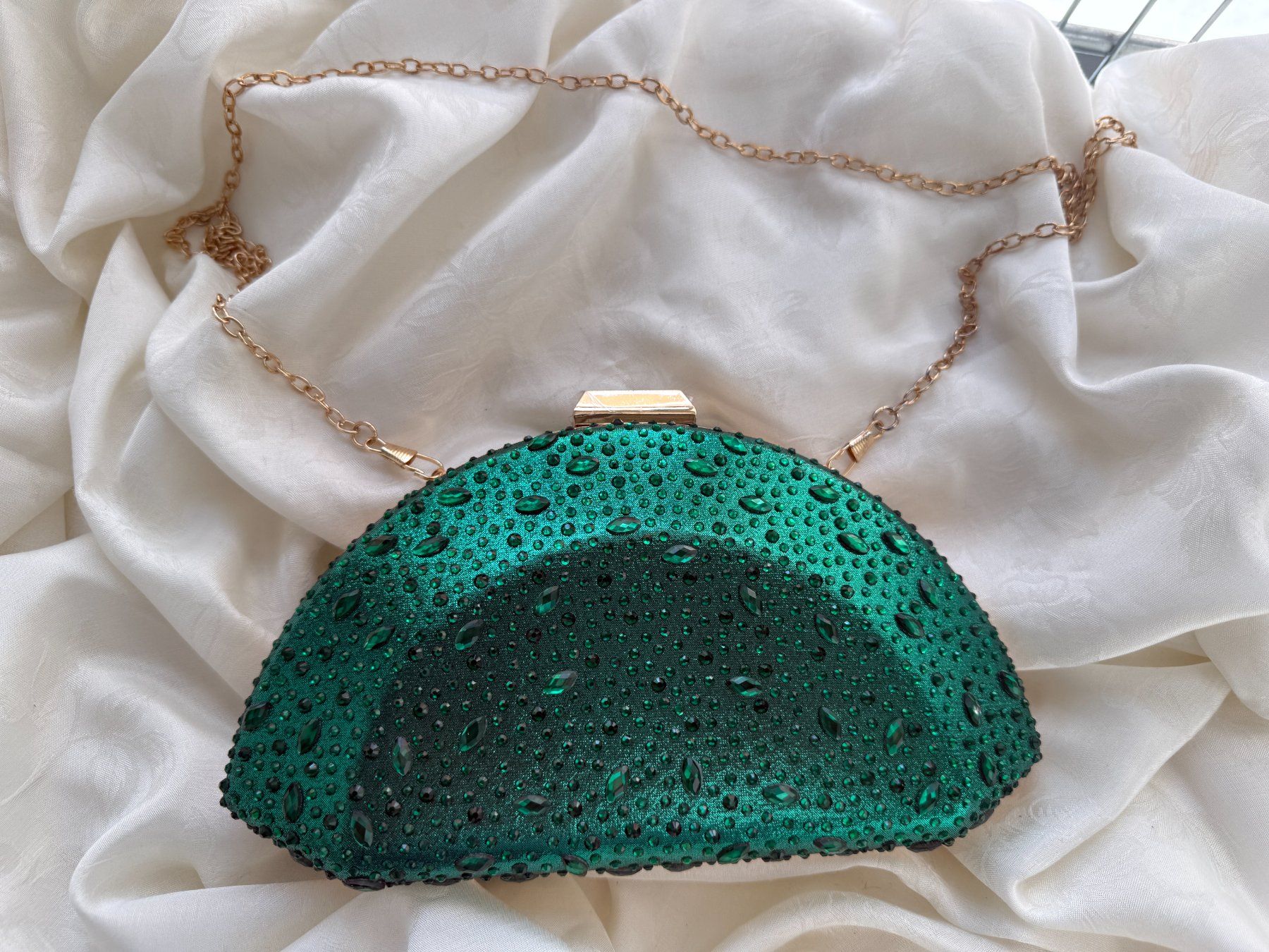 Borse da donna: Wunderschöne Abendtasche mit Kettenriemen - NEU – Nuovo e nell'imballaggio originale da Vacallo venduto da cri_229f 2
