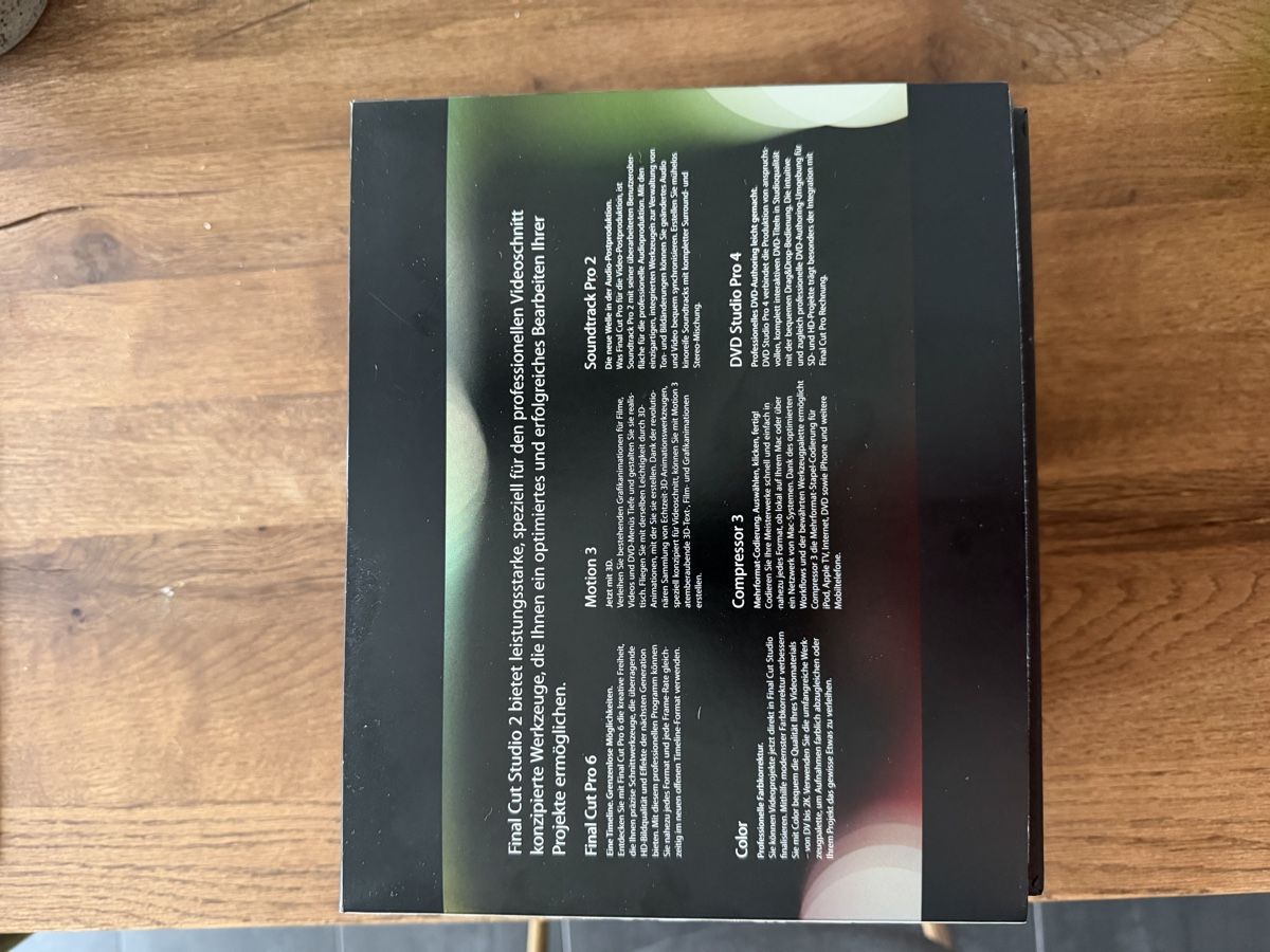 Software: Apple Software Final Cut Studio 2 mit Handbuch Box Set – Usato da Nänikon venduto da MircoPellegrino 2
