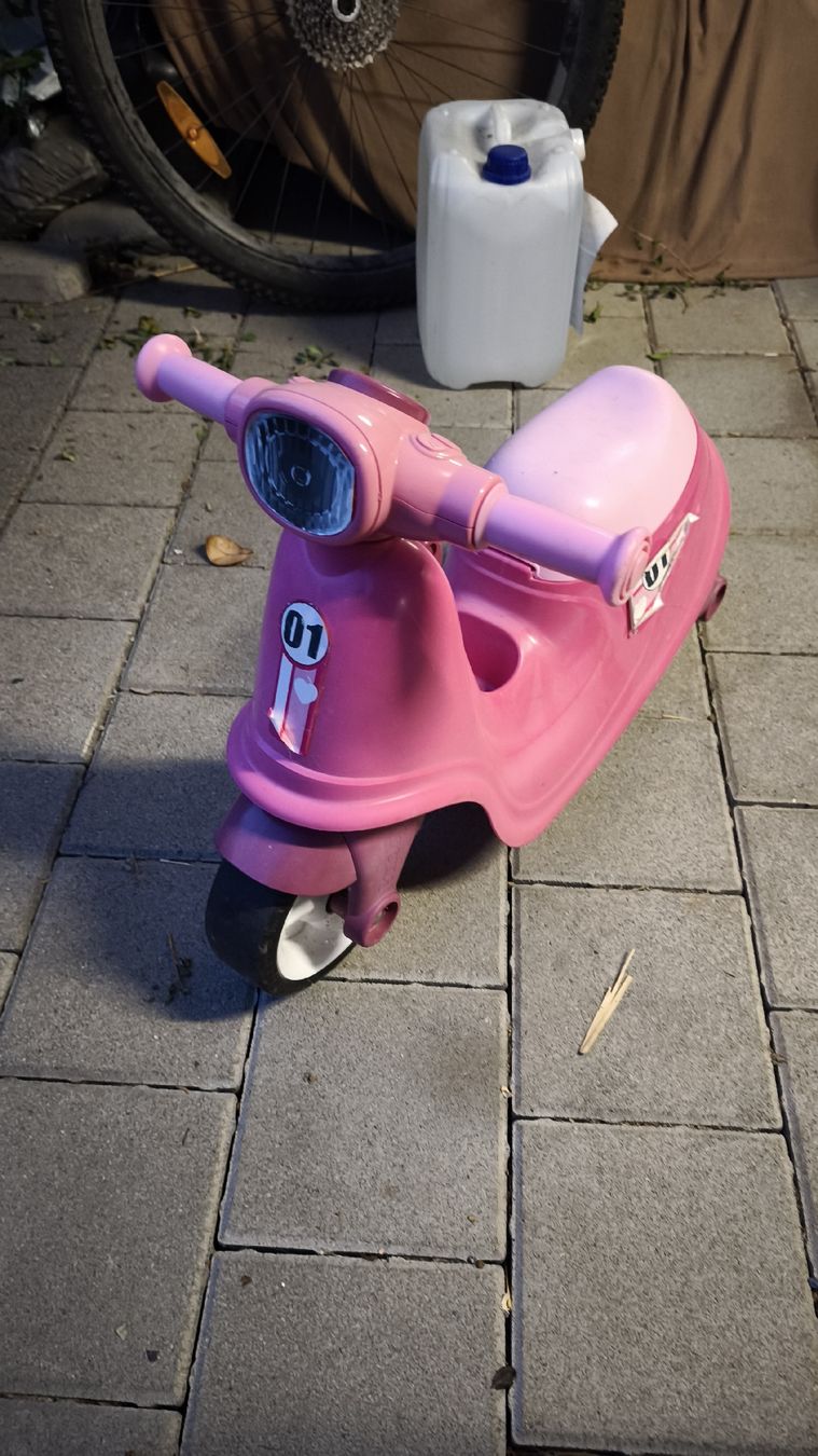 Smoby Veicoli per bambini: Süsses rosa Kinderlauf Motorrad – Usato da Gränichen venduto da H-wie-Holzig