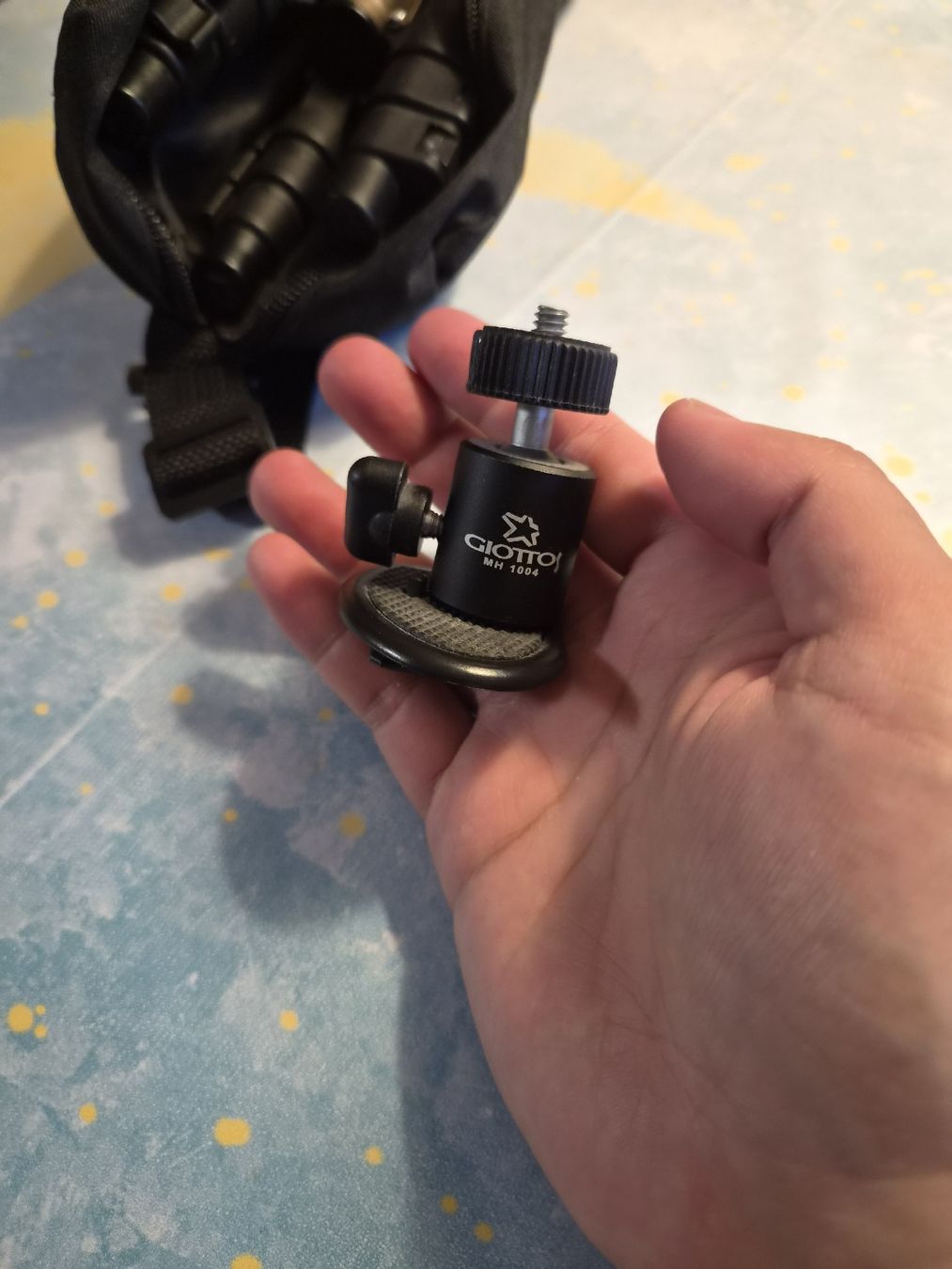 Treppiedi & Teste: Stativ AmazonBasics mit Giottos Kugelkopf MH-621 – Nuovo (secondo la descrizione) da Bassersdorf venduto da Sport_4_life 5