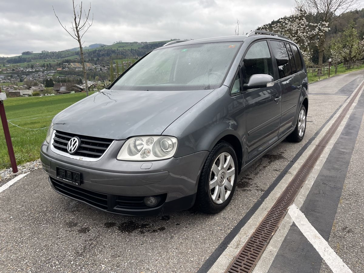 Automobili: VW Touran 2.0TDi Platz 7 – Usato da Spiez venduto da bertula 3