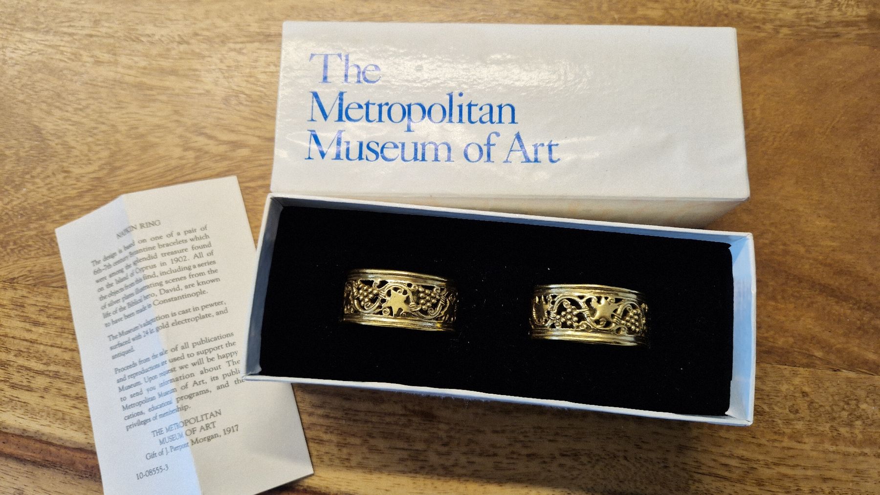Sonstige Dekorationen & Accessoires: Antike Serviettenringe Metropolitan Museum of Art – Gebraucht aus Bern von Isabelle20