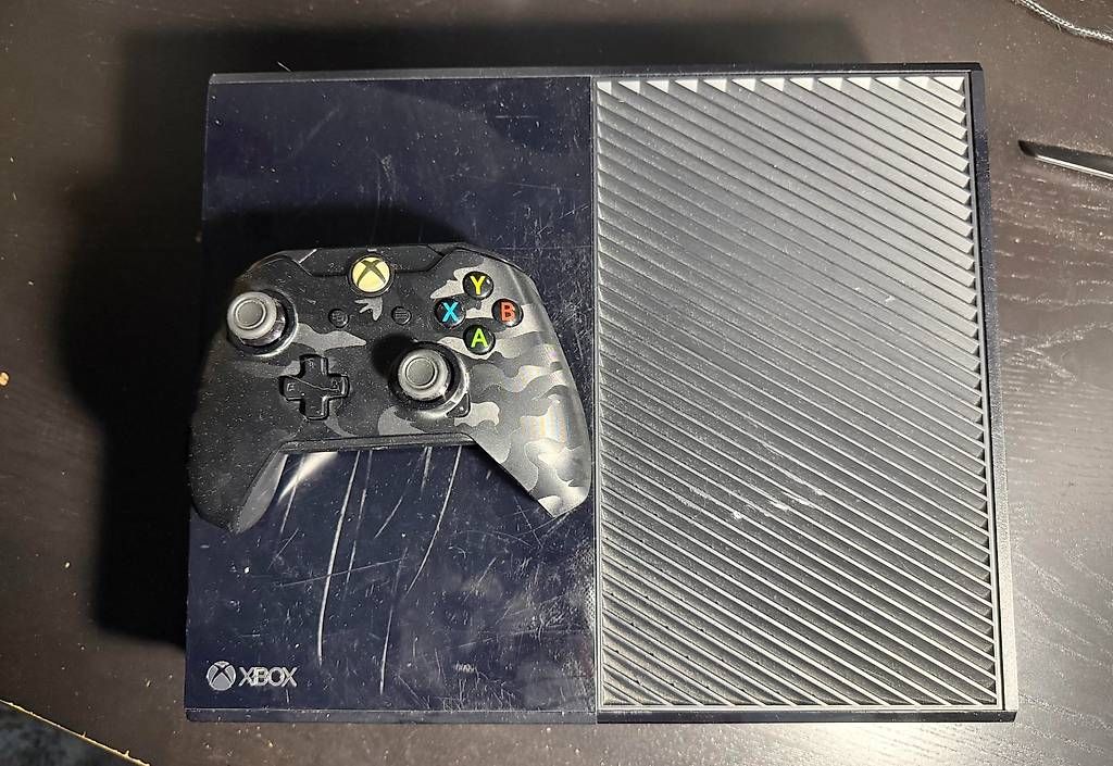 Console: Xbox One d'occasion + manette – Usato da Ecublens VD venduto da Ozanorback