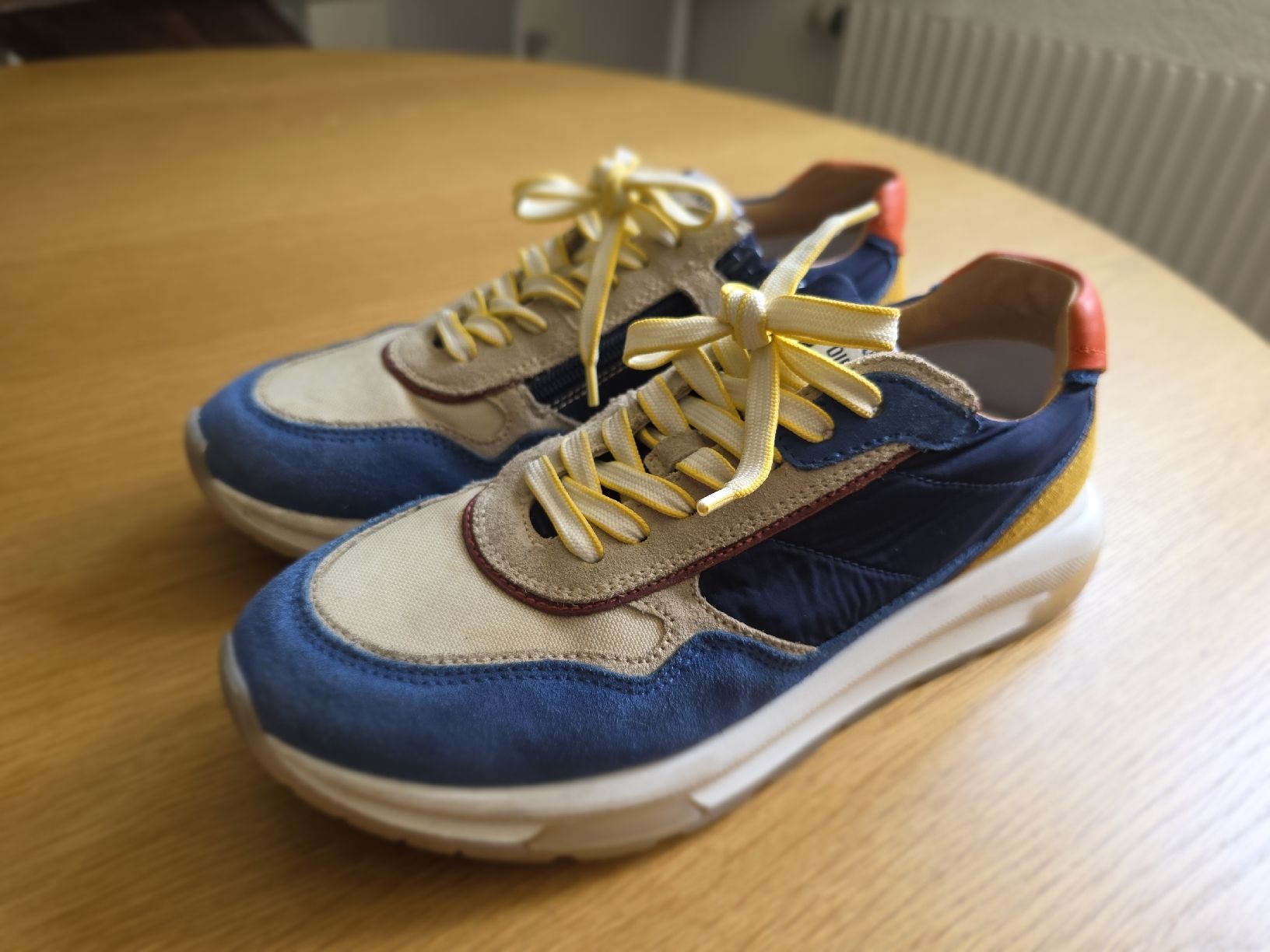 Scarpe da uomo: Sneakers Gr 39 Unisex – Usato da Interlaken venduto da NataliiaS