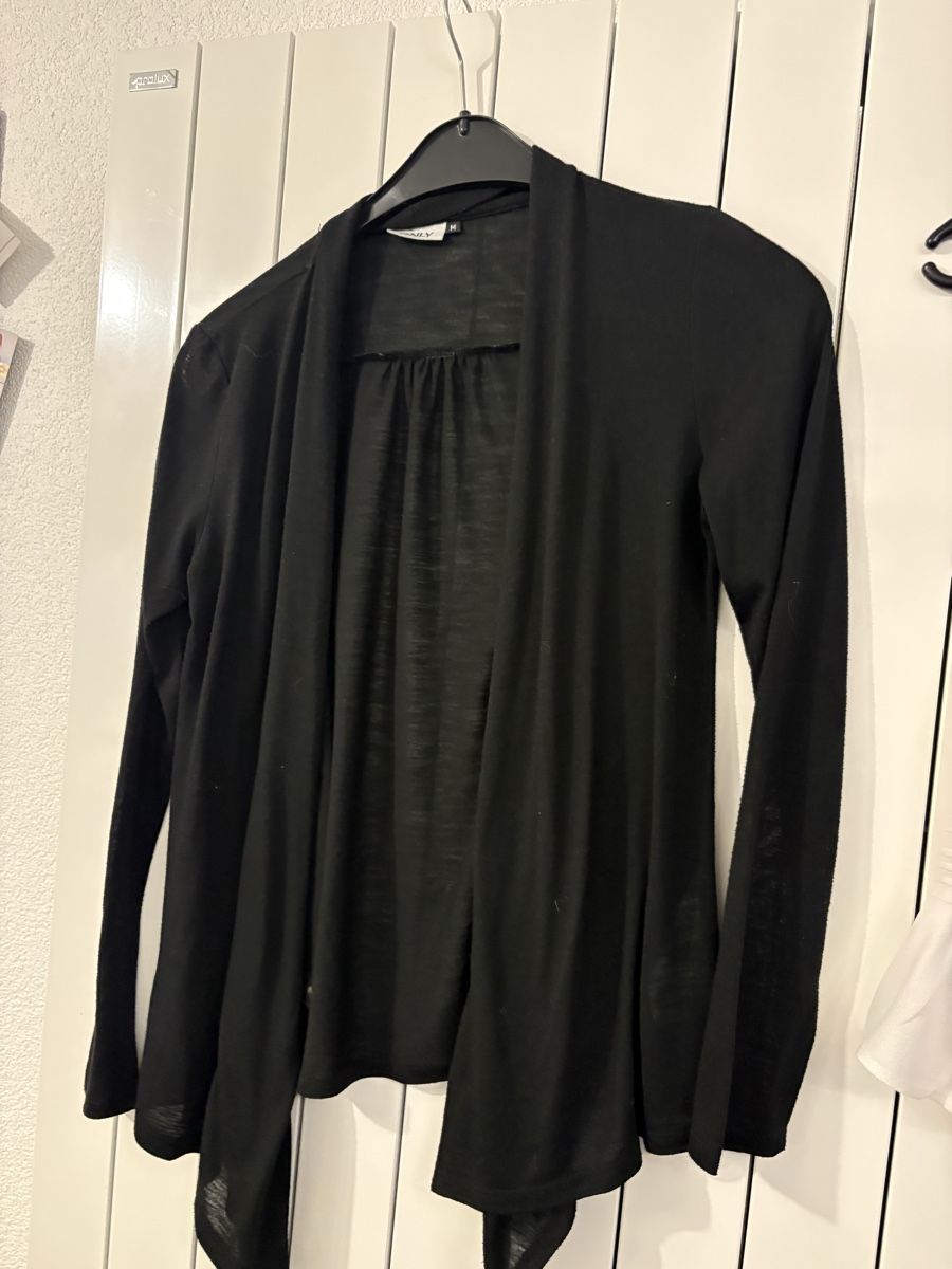 Gilets & Westen: Jacket noir – Gebraucht aus Evionnaz von Meliestange