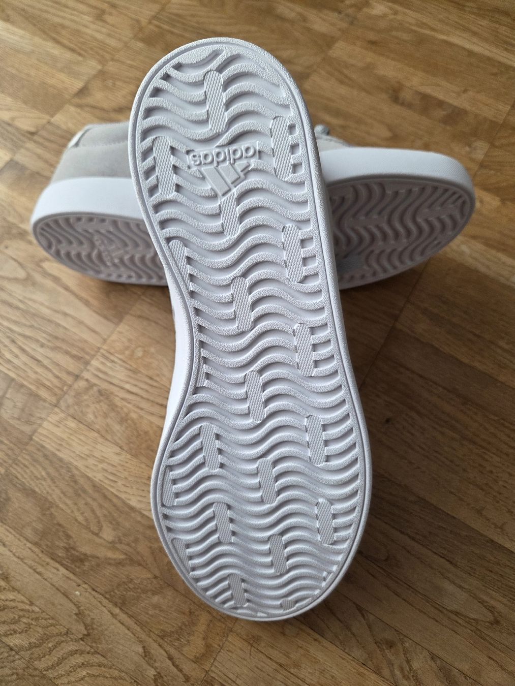 Adidas Damenschuhe: adidas Sneaker, hellgrau, neuwertig, Grösse 38 2/3 – Neu (gemäss Beschreibung) aus Zürich von Billy0808 4