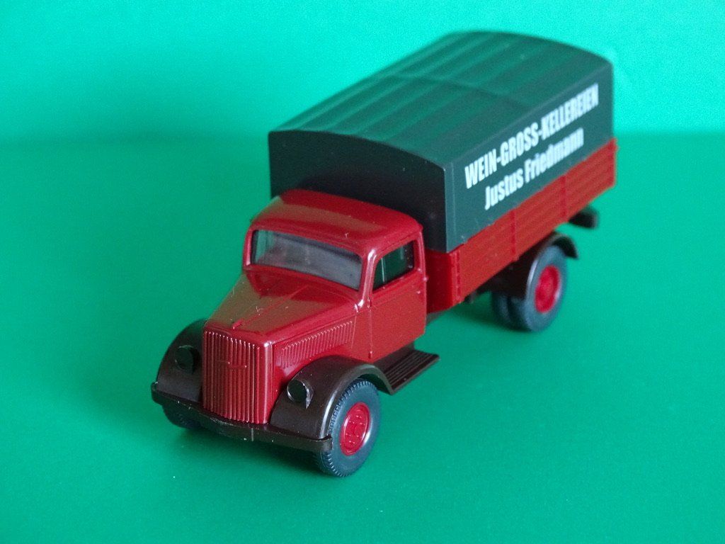 Wiking Modellini d'auto: Opel Blitz von Wiking 1/87 – Usato da Bretzwil venduto da Meex