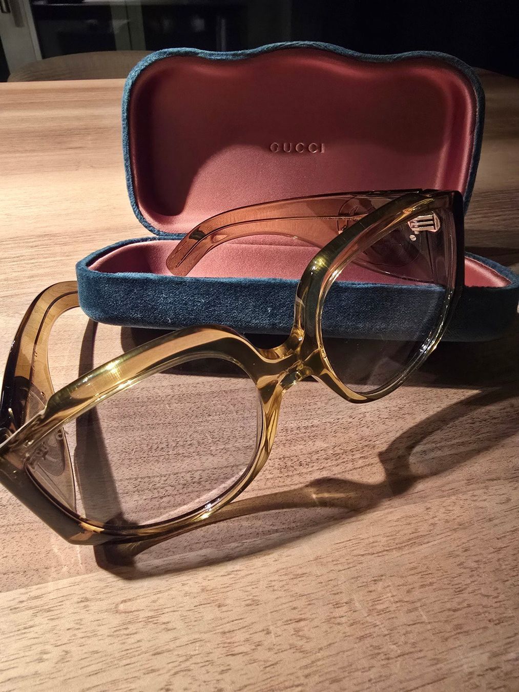 Gucci Lunettes & Verres: GUCCI Oversized Interlocking G Sunglasses – Neuf (Voir description) à Fehraltorf par buylow3000 3