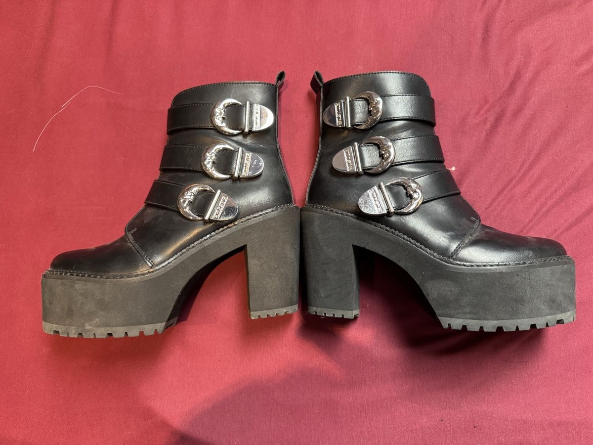 Killstar Damenschuhe: Killstar Oracle Boots Size 37, excellent condition – Gebraucht aus Wangen ZH von LilithAdriana 1