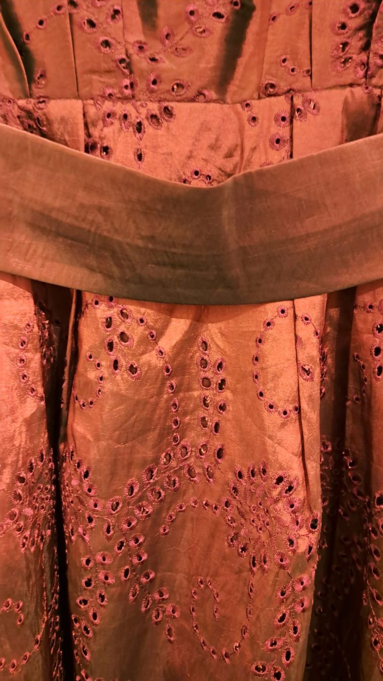 Vestiti: Weinrotes Kleid – Usato da Waltenschwil venduto da Catlady 2
