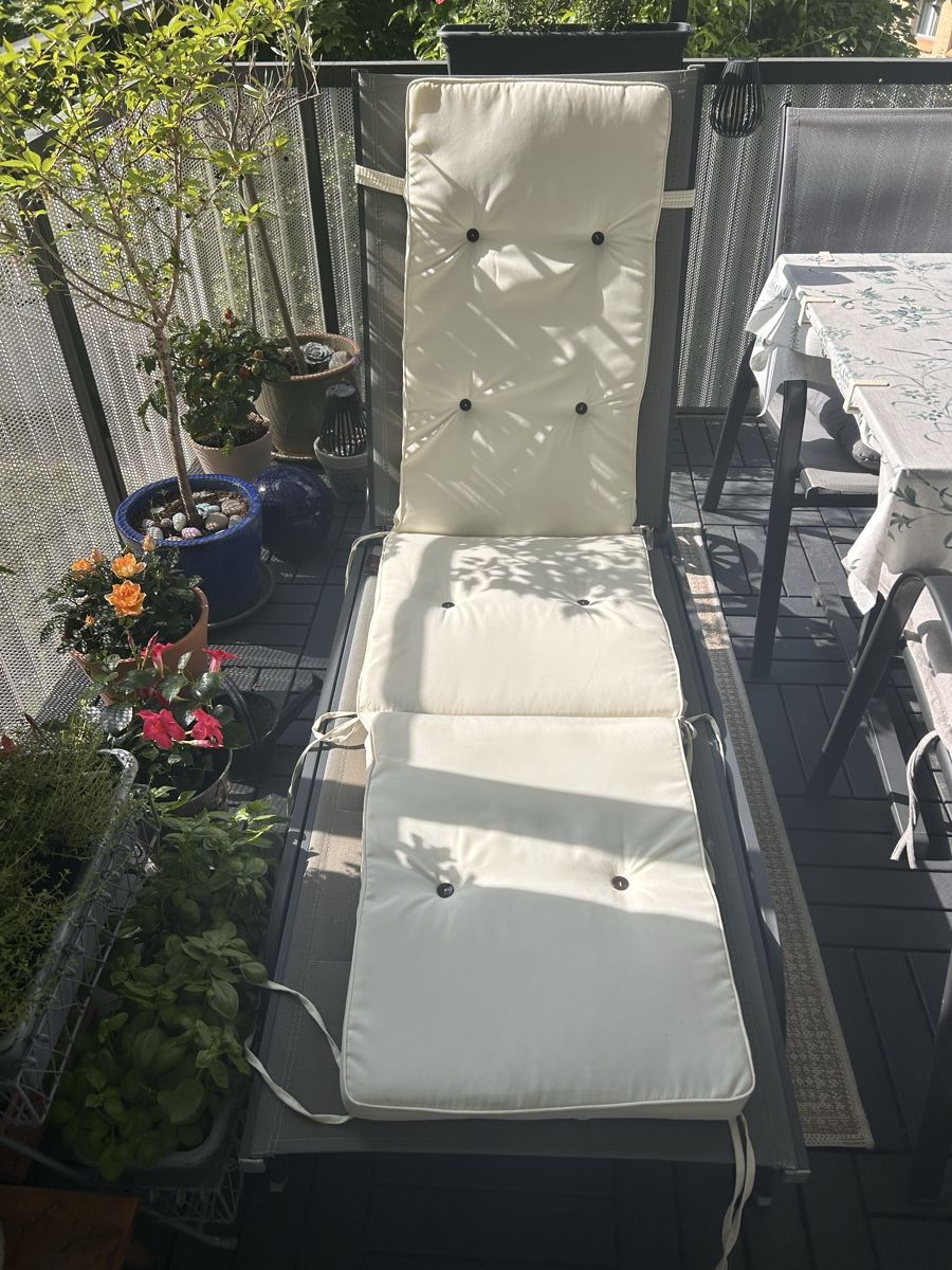 Sedie a sdraio: robuster Liegestuhl grau mit Polster beige – Usato da Zürich venduto da viv75
