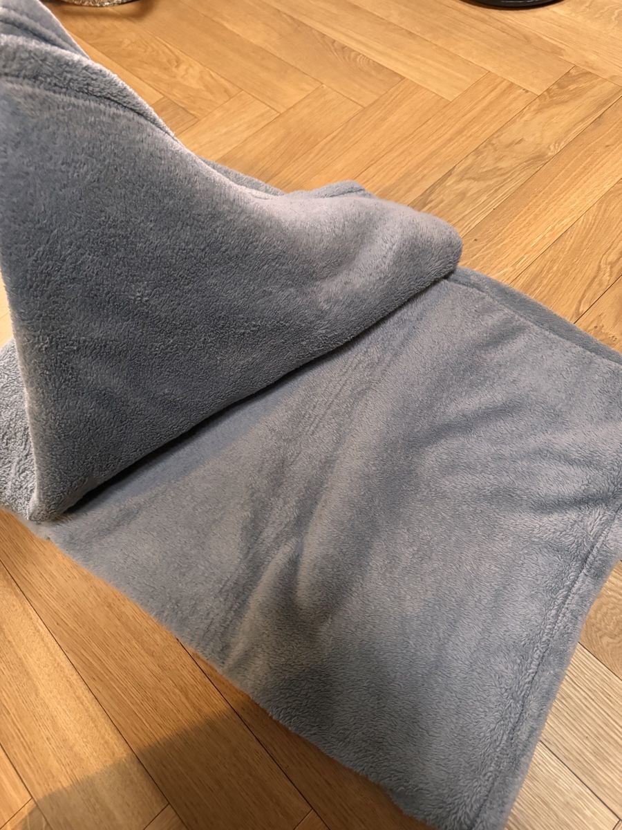Coperte: Graue Kuscheldecke – Usato da Richterswil venduto da Manu55555 1
