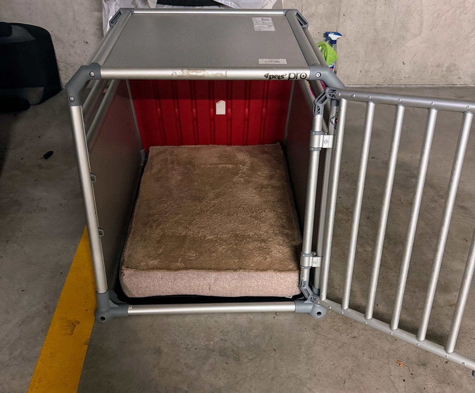 4pets Cages, transport & sécurité: 4Pets Dogbox Pro 3 Size L Hundebox – D'occasion à Mönchaltorf par syos16 2
