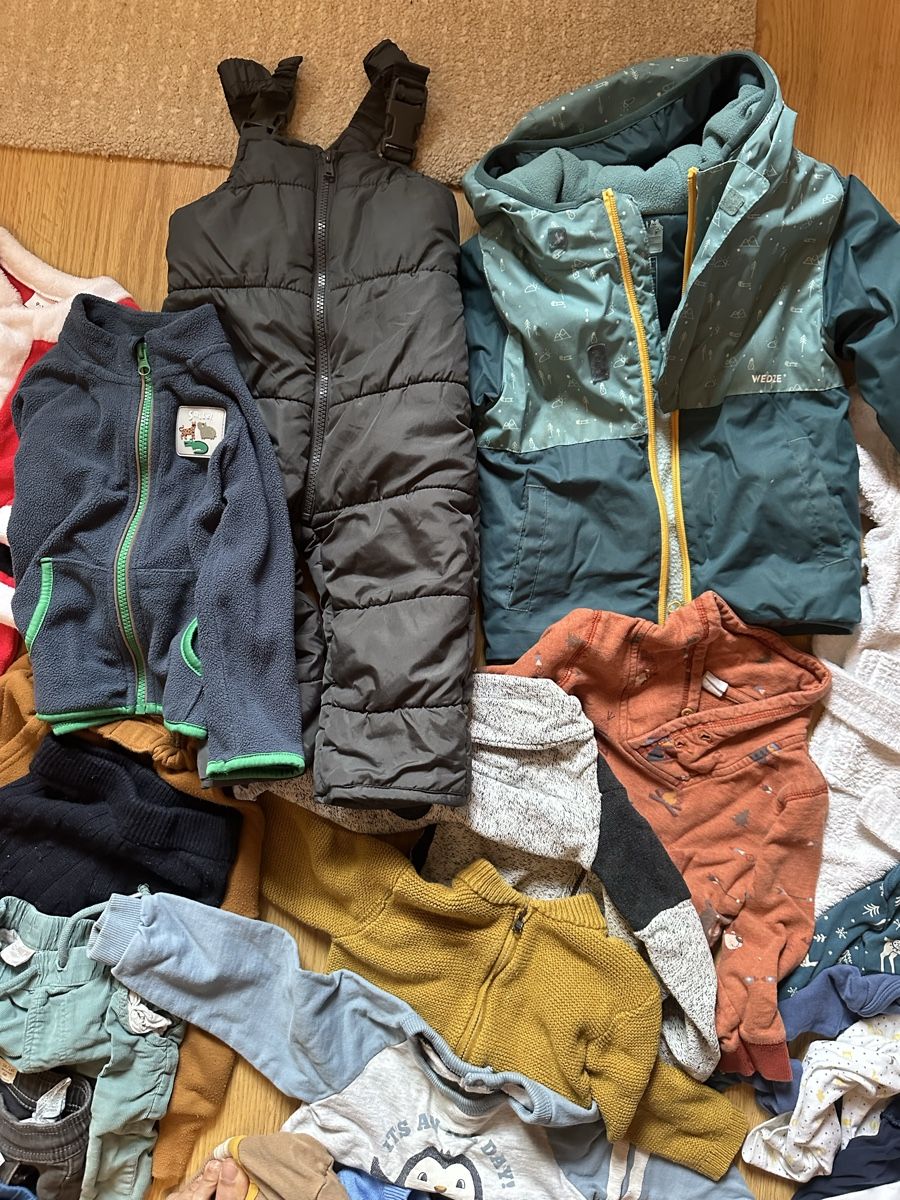 Lotti & Set di vestiti: Jungen Kleiderpaket Gr. 86 Herbstwinter – Usato da Münsingen venduto da Secondhand89 3