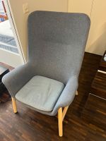 Blauer Sessel; Vedbo IKEA