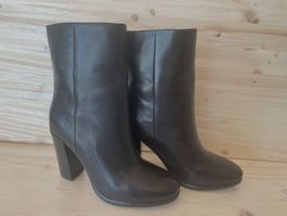 Bottines noires à talon, pointure:40, neuve