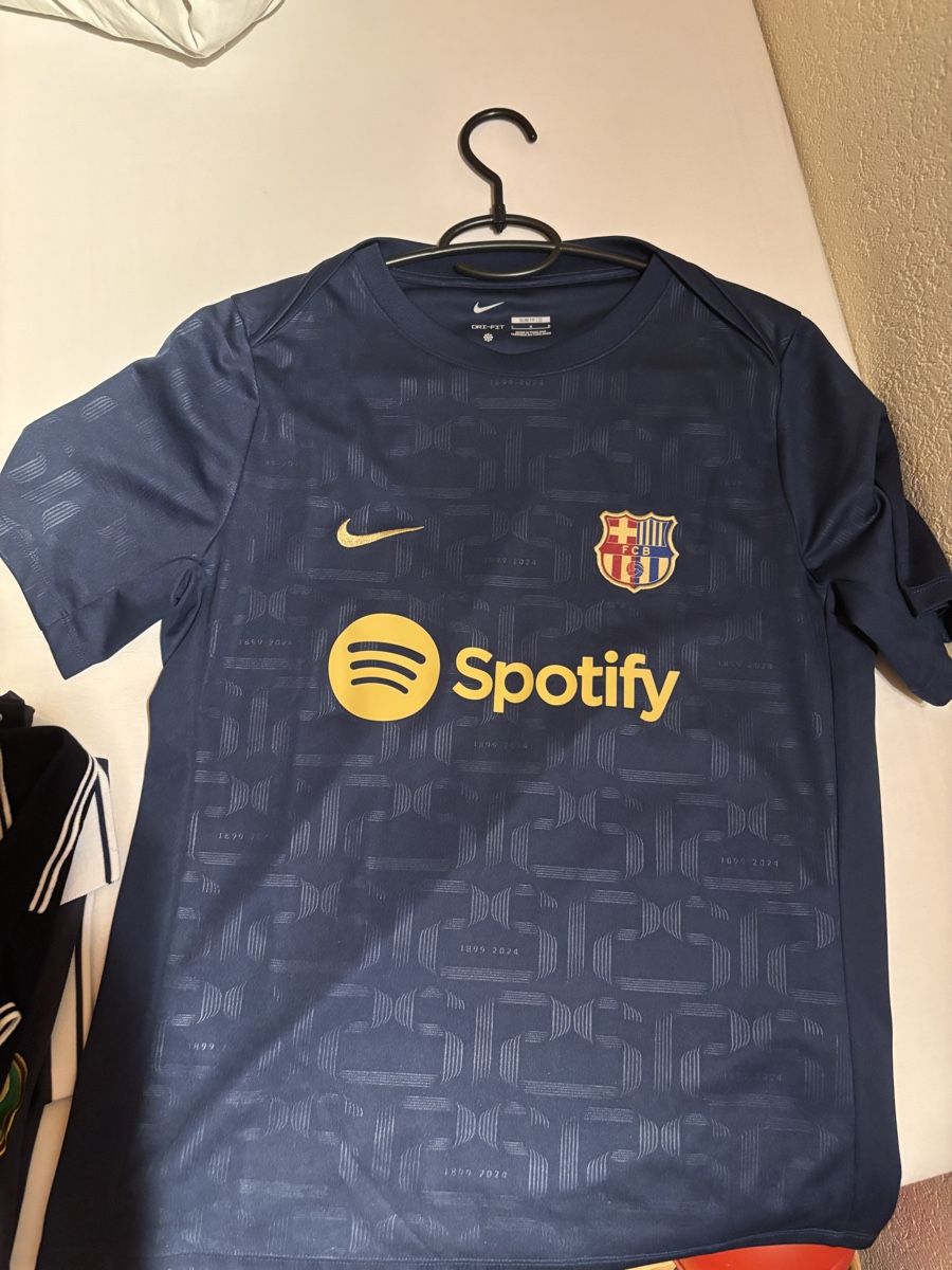 FC Barcelona Leibchen & Hosen: T shirt Barça  – Neu (gemäss Beschreibung) aus Chalais von Jochlm