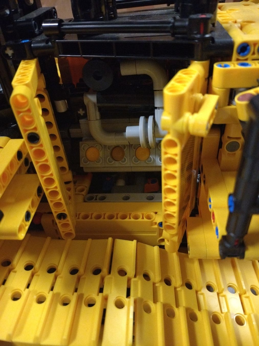 Lego Kit di costruzioni: Lego Technic Bulldozer CAT D11 42131 – Usato da Farvagny-le-Grand venduto da LaCaverne 7