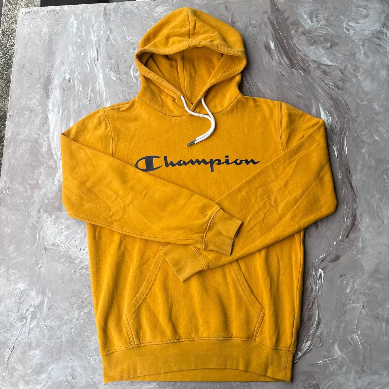 Champion Maglioni & Felpe: Sweat à Capuche Champion Jaune Moutarde – Usato da Thônex venduto da Suisse.Shopping 1